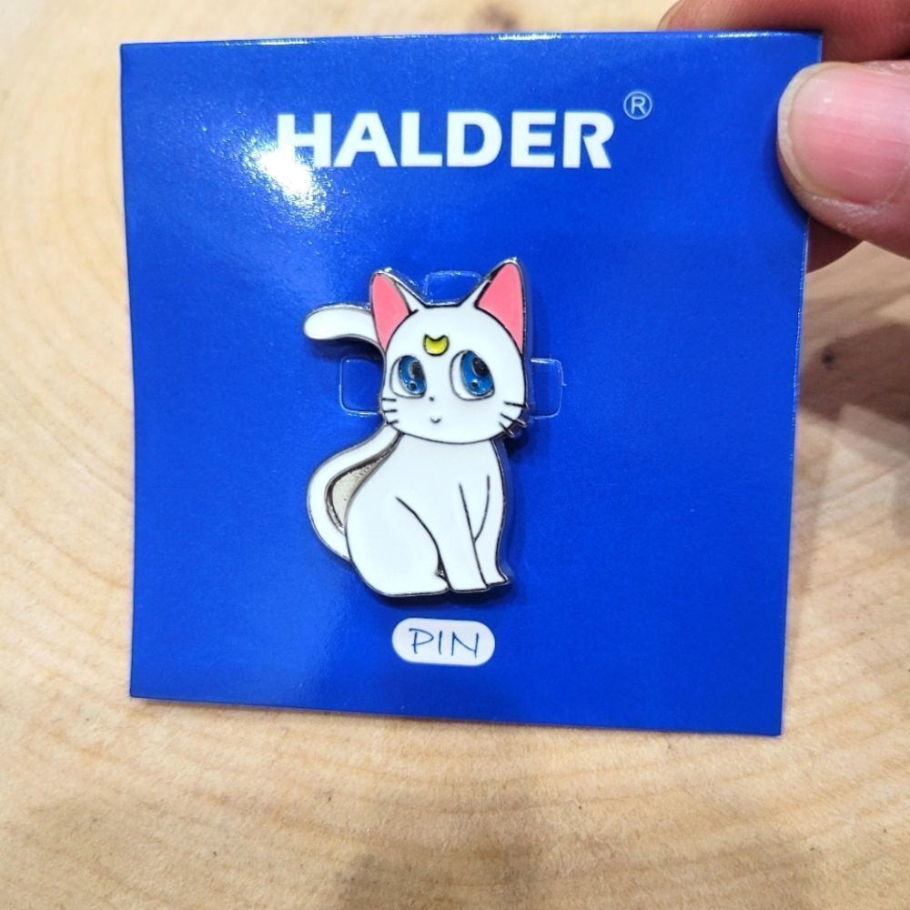2/$2/ Brand New Sailor Moon Artemis Pin Brooch